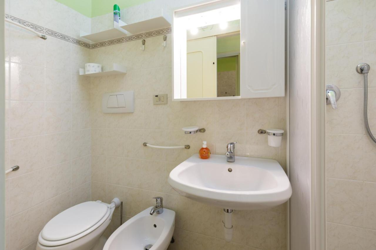 163 - Sunshine Suite 4 Fronte Vista Mare, 100M Spiaggia Sanremo Esterno foto